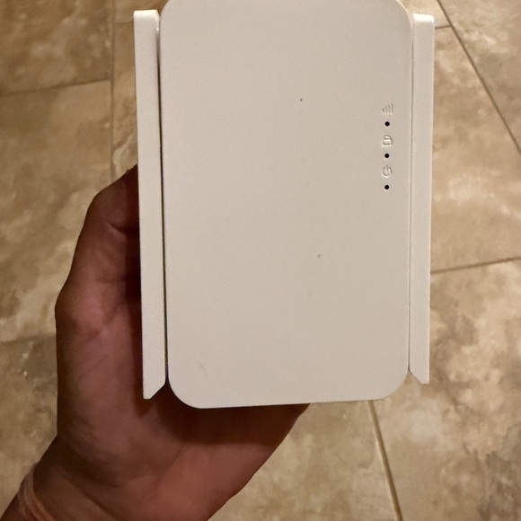 MACARD RE1200 Dual Band Wi-Fi WiFi Extender with 1Gbps Ethernet Port - Picture 7 of 8